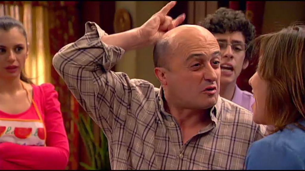 Chema no puede dejar de sentirse un 'rídiculo cornudo'