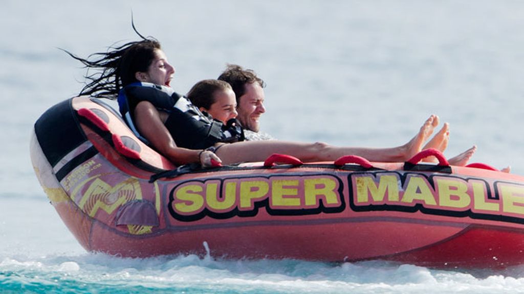 El más macizo de los 'Take That' se divierte como un niño en el mar