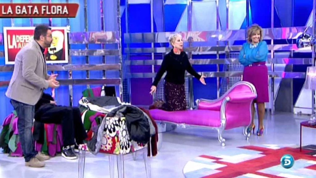 María Teresa Campos le ayuda con la representación animal