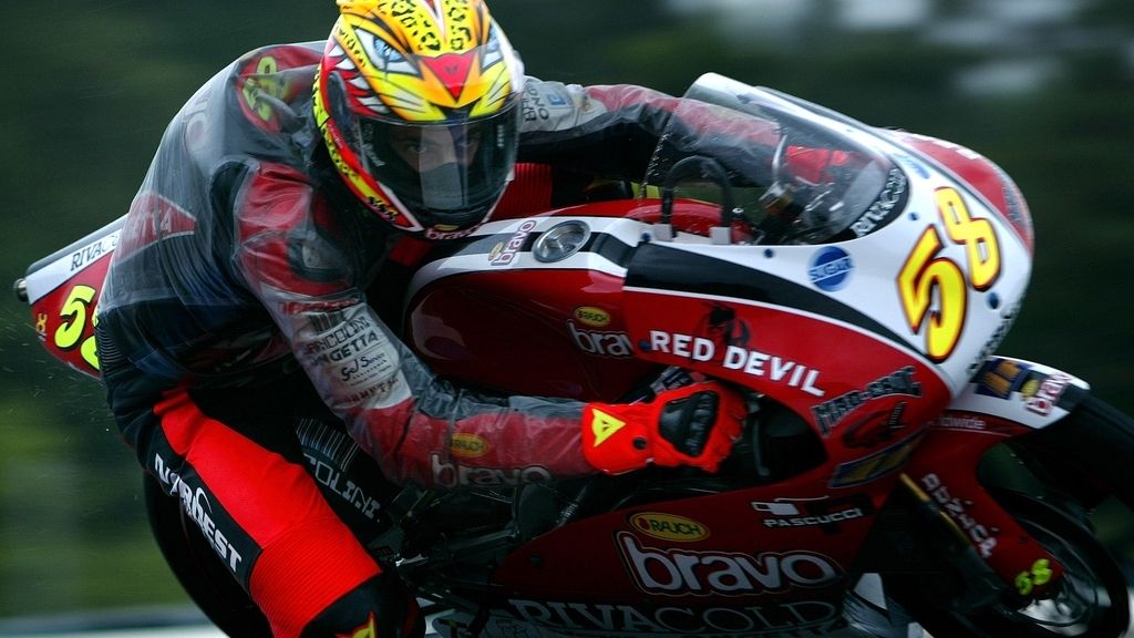 Simoncelli rodando con la Aprilia 125cc en Brno (Año 2004)