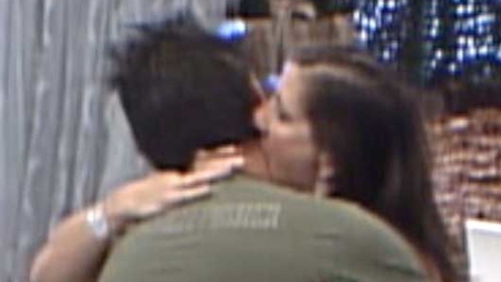 Julito va a por.. ¡Ana!