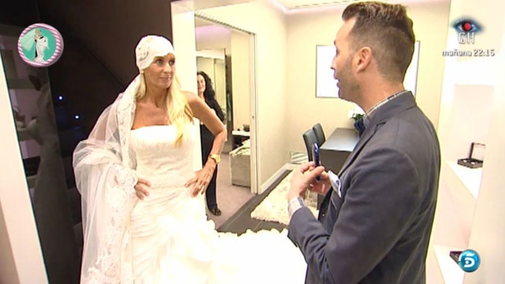 Susana busca su vestido de novia