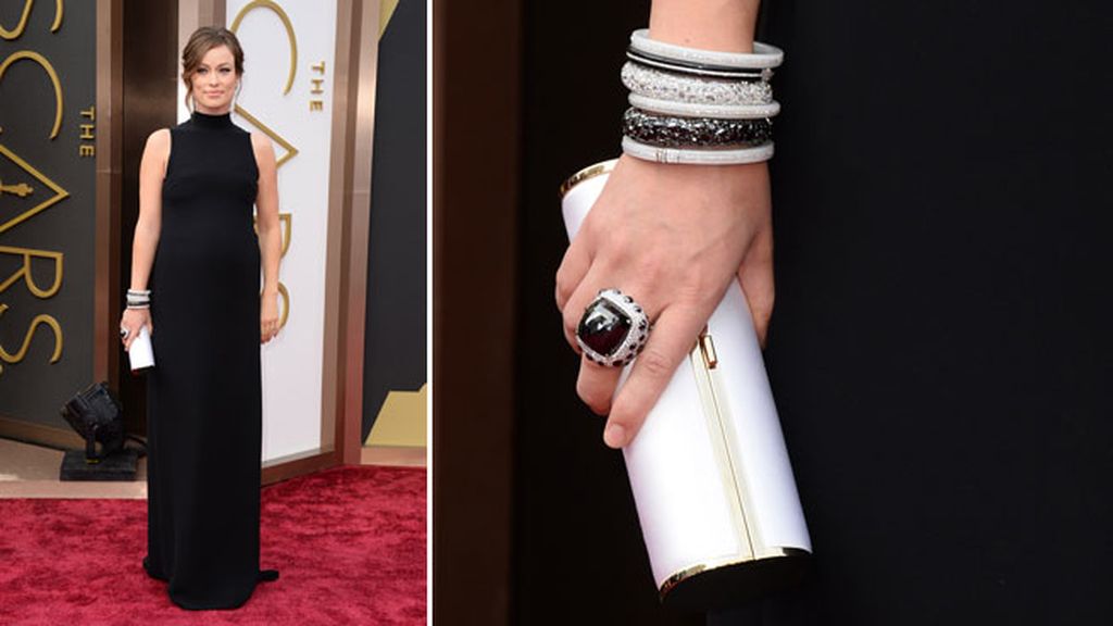 Olivia Wilde llevó unos pendientes largos de Lorraine Schwartz