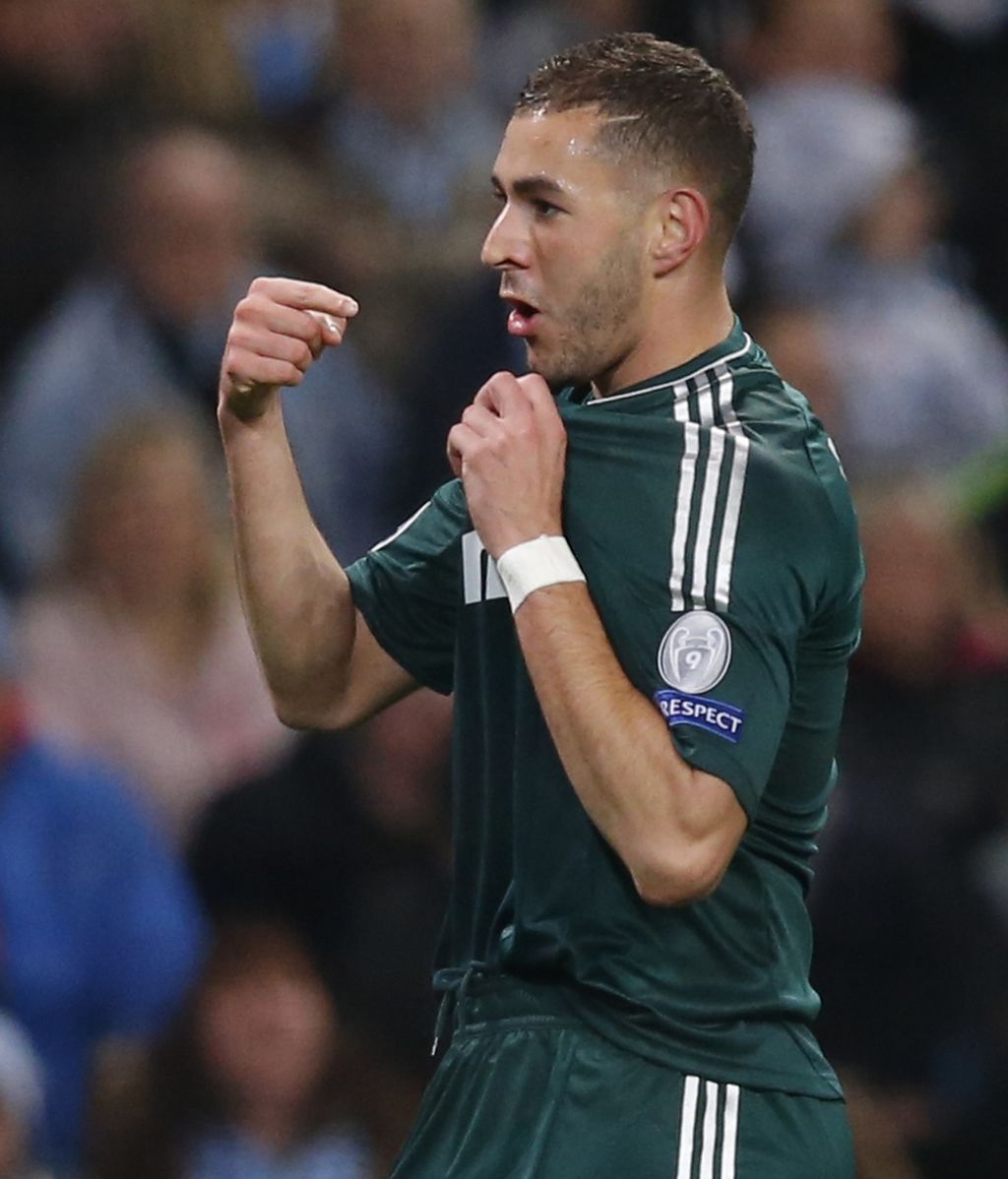 Karim Benzema celebra su gol ante el Manchester City