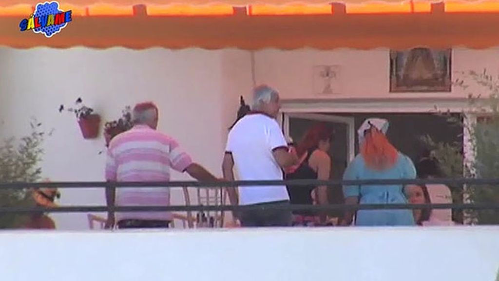 Amador Mohedano reúne a parte de su familia en su casa de Chipiona