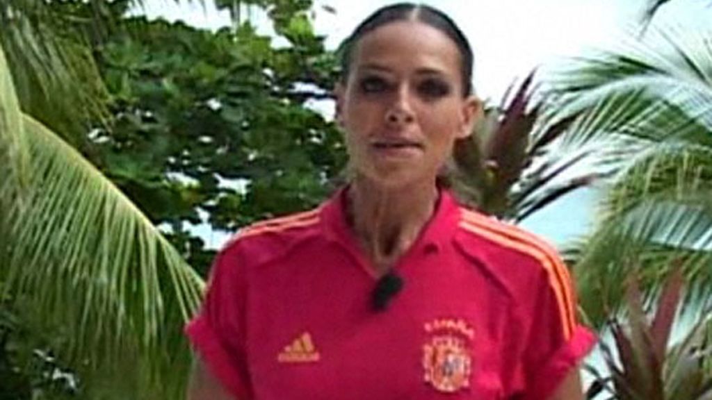 Eva González, con 'La Roja'