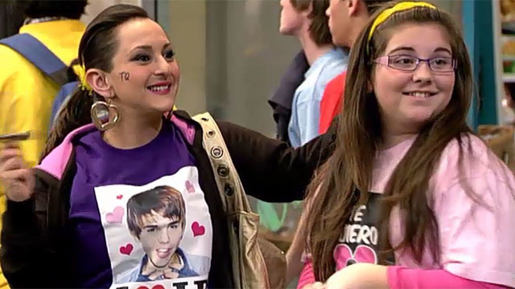 La estrella pop visita Esperanza Sur en su gira