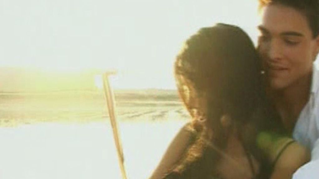 Un velero y una partida de dardos