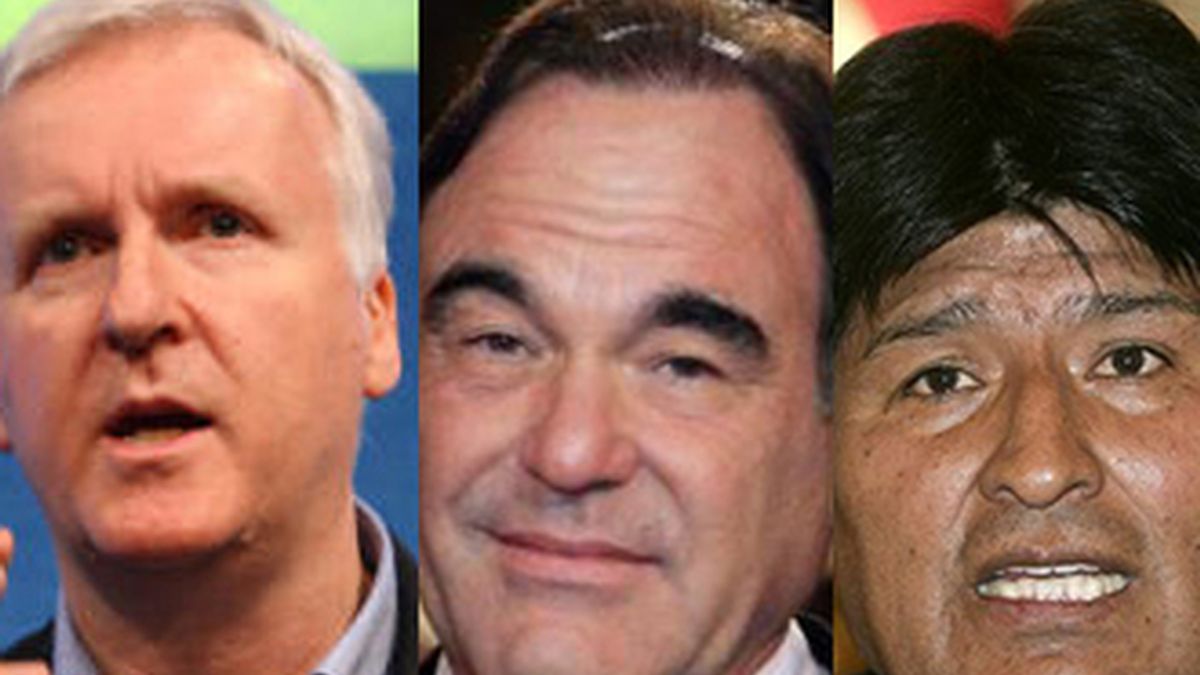 Los directores de cine Cameron (izq), Stone (centro) y el presidente de Bolivia Evo Morales. El mandatario los ha invitado a la próxima cumbre del clima.