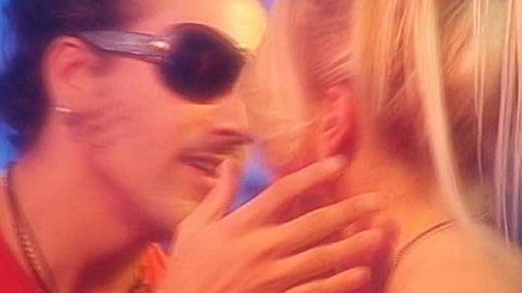 Orgía de besos en Guadalix de la Sierra