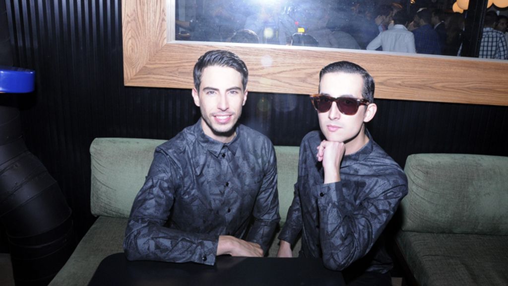 Disfrutando del renovado Diurno con nuestras camisas de Modas Cabezón