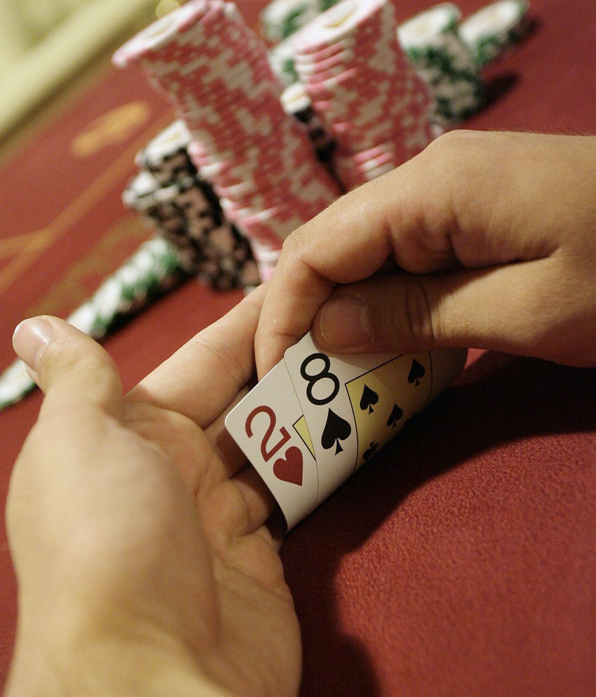 Pierde una apuesta de póquer y se pone un nombre de 99 caracteres