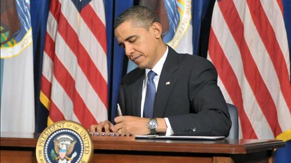La ley que hoy firmará el presidente de EE.UU., Barack Obama, expande la supervisión gubernamental al contemplar, entre otras cosas, la creación de un consejo supervisor de 10 miembros que vigilará los principales problemas en todo el sistema financiero. EFE/Archivo La ley que hoy firmará el presidente de EE.UU., Barack Obama, expande la supervisión gubernamental al contemplar, entre otras cosas, la creación de un consejo supervisor de 10 miembros que vigilará los principales problemas en todo el sistema financiero. EFE/Archivo