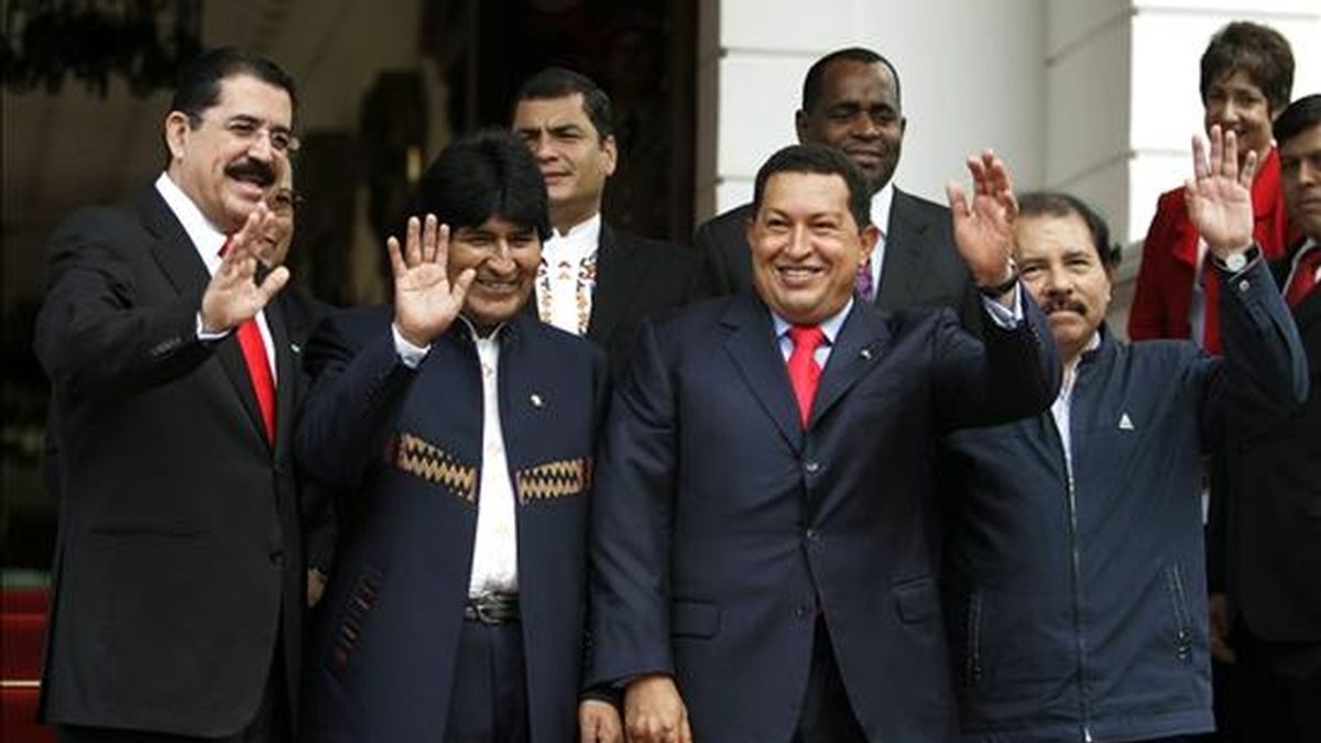 Chávez asimismo ha adelantado que los ocho gobernantes discutirán medidas de apoyo mutuo ante la crisis financiera internacional. EFE/Archivo