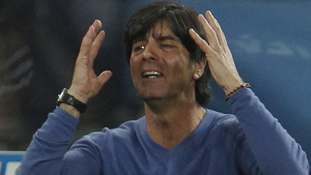 Löw ve cómo se le va el partido