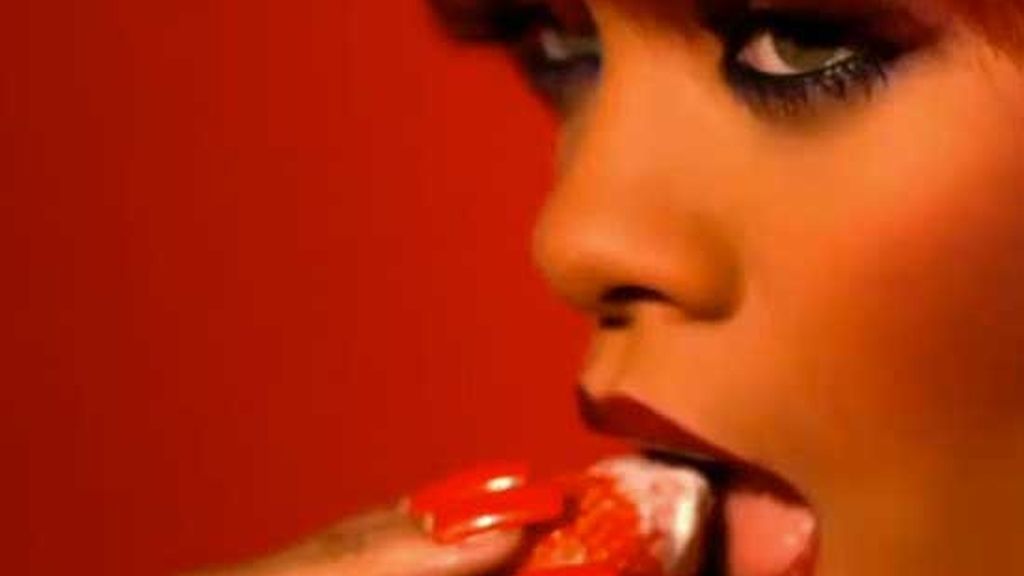 Las caras de Rihanna en su nuevo video