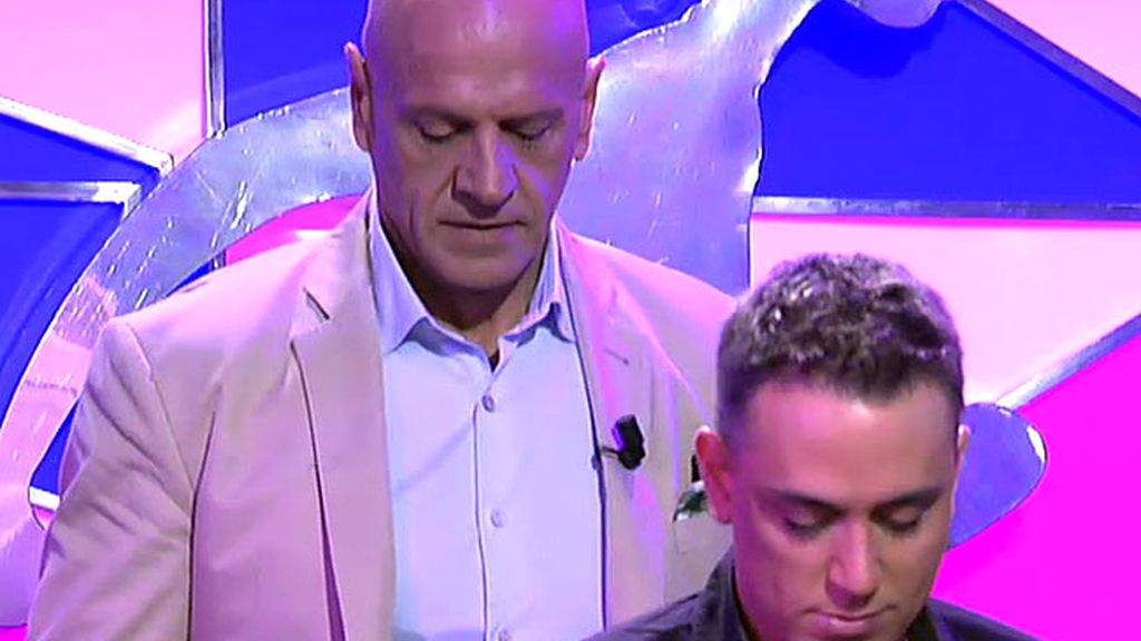 Los colaboradores celebran el Viernes Santo