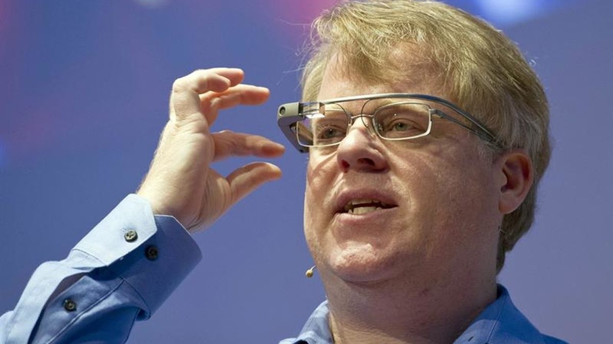 El bloguero Robert Scoble prueba las Google glass