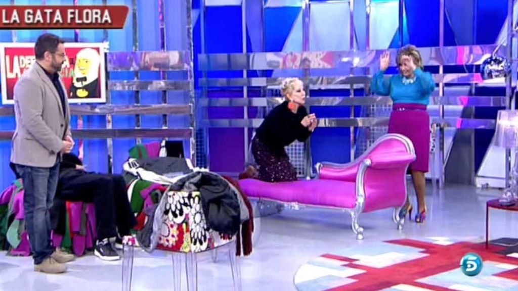 María Teresa Campos le ayuda con la representación animal