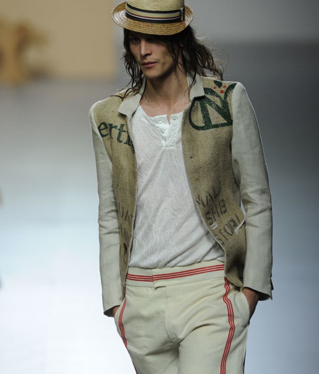 Ion Fiz trae sus tejidos del trópico