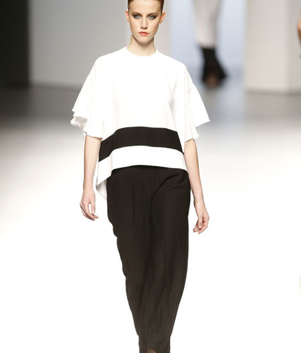 Contención de volúmenes y apuesta por líneas rectas