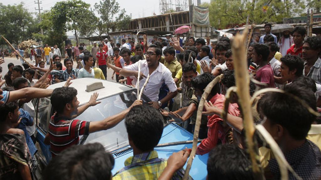 Ola de protestas de los trabajadores del textil en Bangladesh Ola de protestas de los trabajadores del textil en Bangladesh