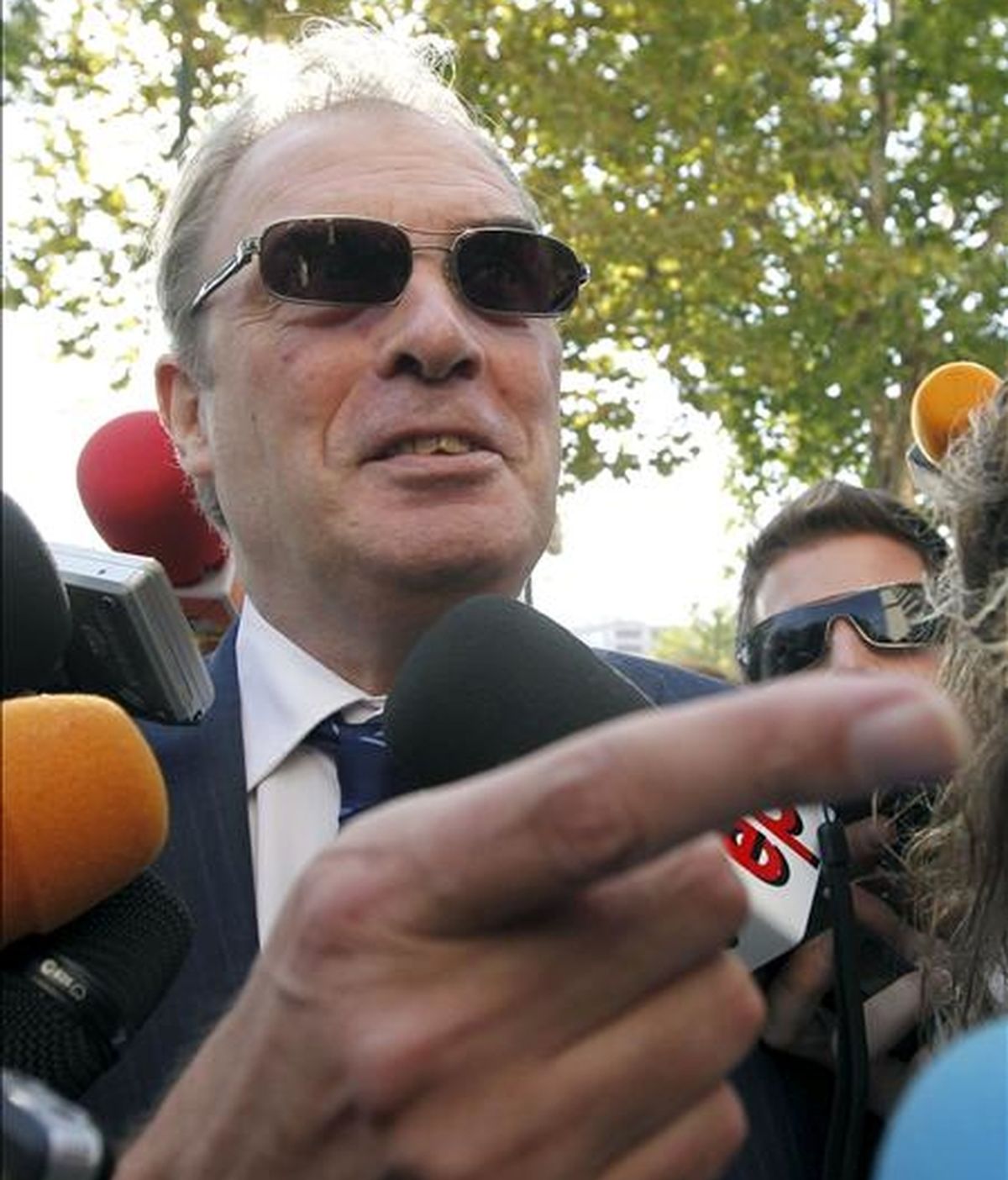 El profesor universitario Jesús Neira a su llegada a los Juzgados de la Plaza de Castilla para ser sometido a un juicio rápido, tras ser acusado de un delito contra la seguridad vial por conducir ebrio. EFE/Archivo El profesor universitario Jesús Neira a su llegada a los Juzgados de la Plaza de Castilla para ser sometido a un juicio rápido, tras ser acusado de un delito contra la seguridad vial por conducir ebrio. EFE/Archivo