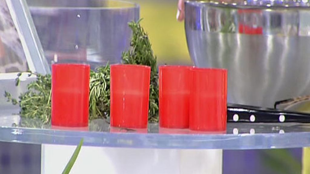 Aramís Fuster simula un exorcismo