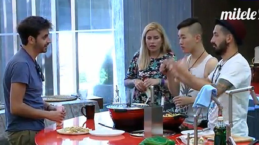 Han sorprende a sus compañeros con un plato chino
