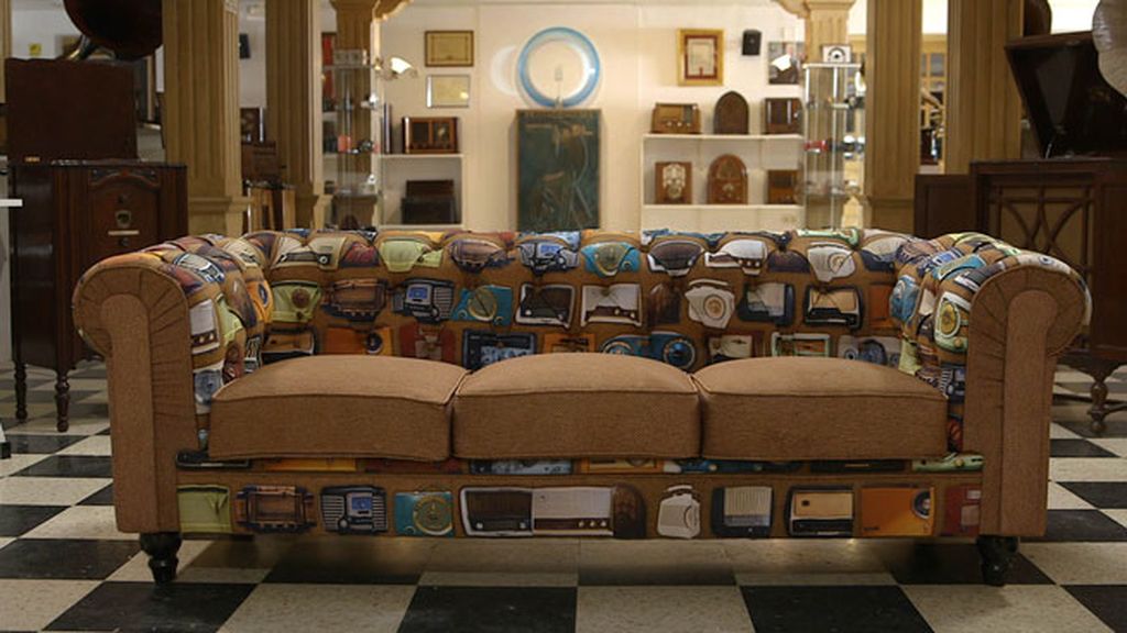 Un sofá futbolero, otro muy flamenco, picante... así son los próximos chester