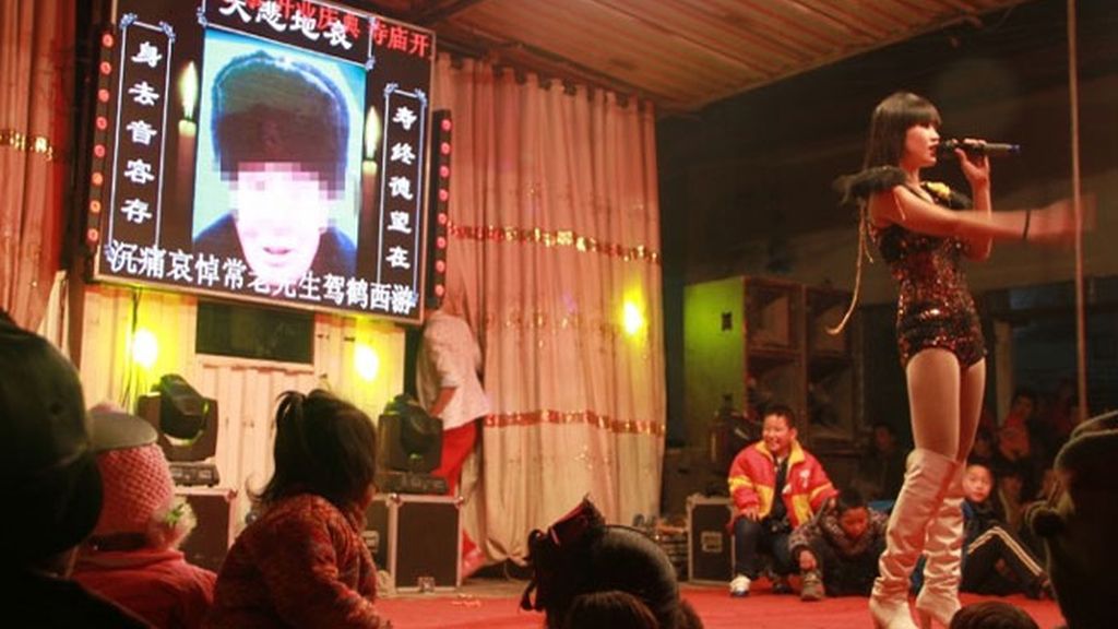 funerales China,estríper,strippers,costumbre China