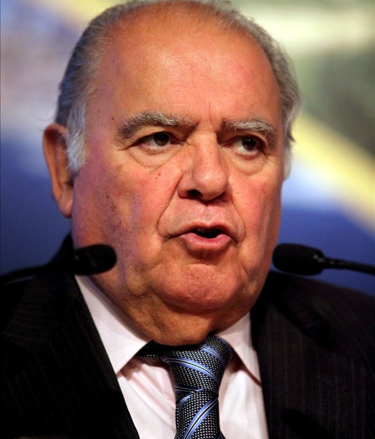 El Secretario General Iberoamericano, Enrique Iglesias, llegó sanatorio "con un malestar aparentemente digestivo, pero en los estudios se constató un accidente coronario agudo", dijo el médico Enrique Besada, director de Cardiología. EFE/Archivo El Secretario General Iberoamericano, Enrique Iglesias, llegó sanatorio "con un malestar aparentemente digestivo, pero en los estudios se constató un accidente coronario agudo", dijo el médico Enrique Besada, director de Cardiología. EFE/Archivo