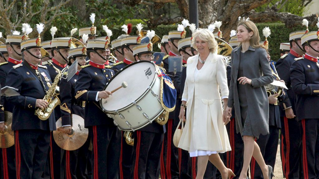 El Príncipe Carlos y su esposa Camilla, en España