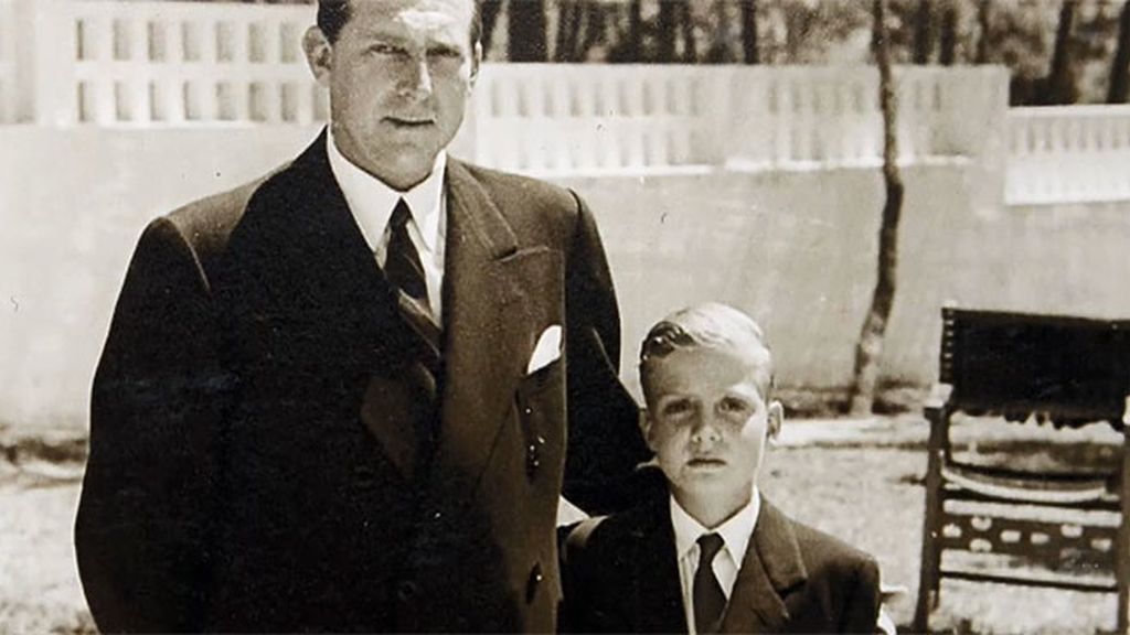 Su infancia y adolescencia en Estoril y Las Jarillas