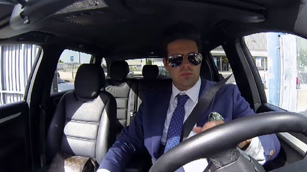 Armando y Alexis, dos hombres de negocios que buscan la mujer perfecta