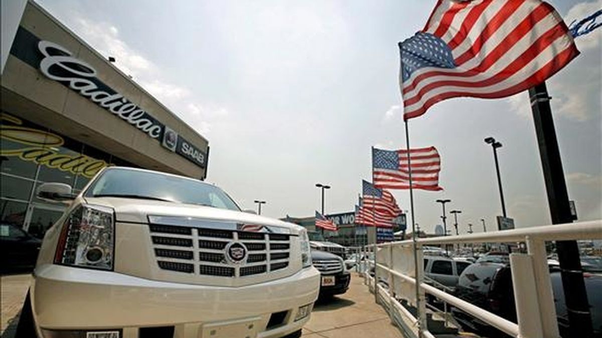 Los fabricantes de automóviles en Estados Unidos darán a conocer este miércoles las cifras de ventas en marzo, entre previsiones de que la demanda se redujo un 40% durante este mes. EFE/Archivo Los fabricantes de automóviles en Estados Unidos darán a conocer este miércoles las cifras de ventas en marzo, entre previsiones de que la demanda se redujo un 40% durante este mes. EFE/Archivo