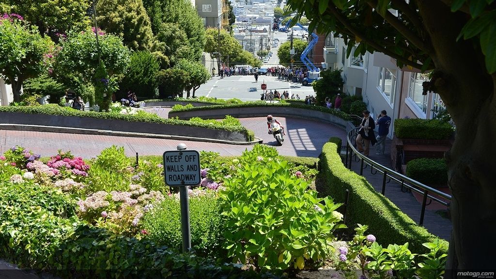 Piruetas y caballitos para el público presente