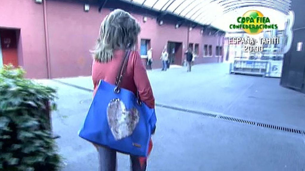 La colaboradora sale de plató tras una broma del programa