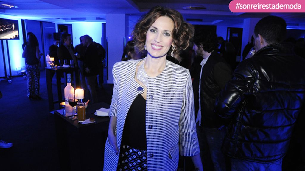 La actriz Lola Marceli disfrutando de la noche en el Hotel ME