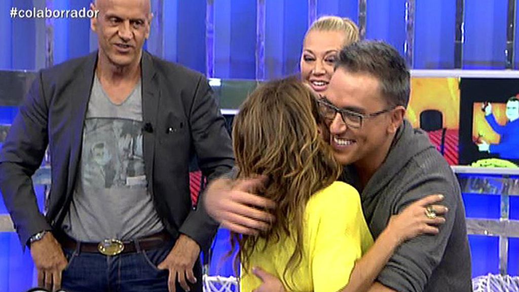 Los colaboradores del programa aplauden su llegada