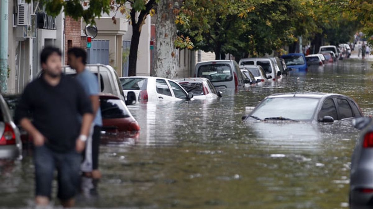 Las intensas lluvias provocan graves inundaciones en Buenos Aires