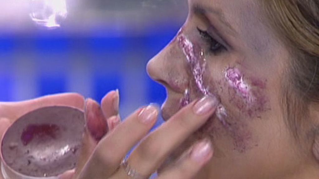 La colaboradora se caracteriza