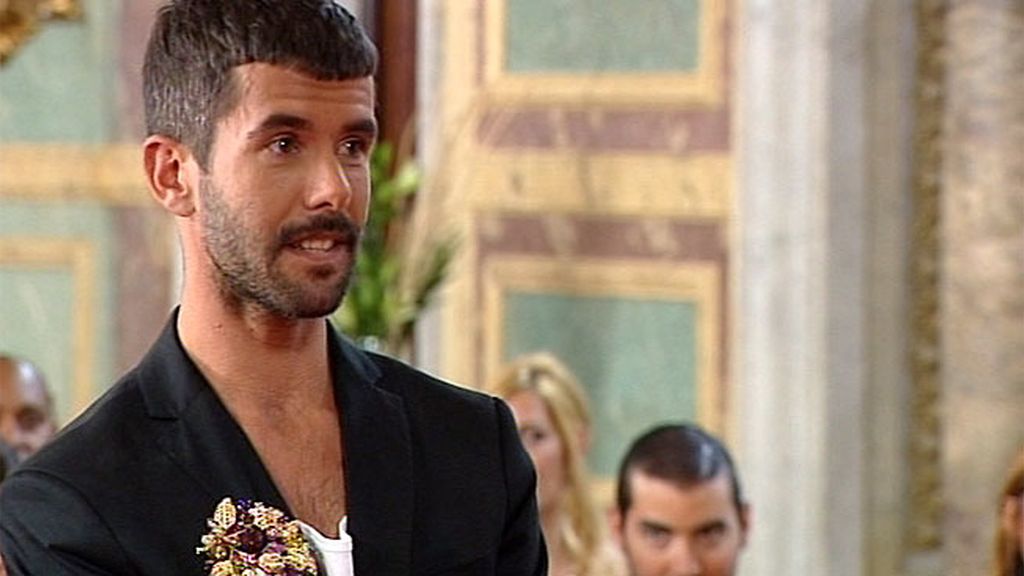 Mary acepta el anillo de su hijo emocionada, pero le aconseja: “tienes que volar”