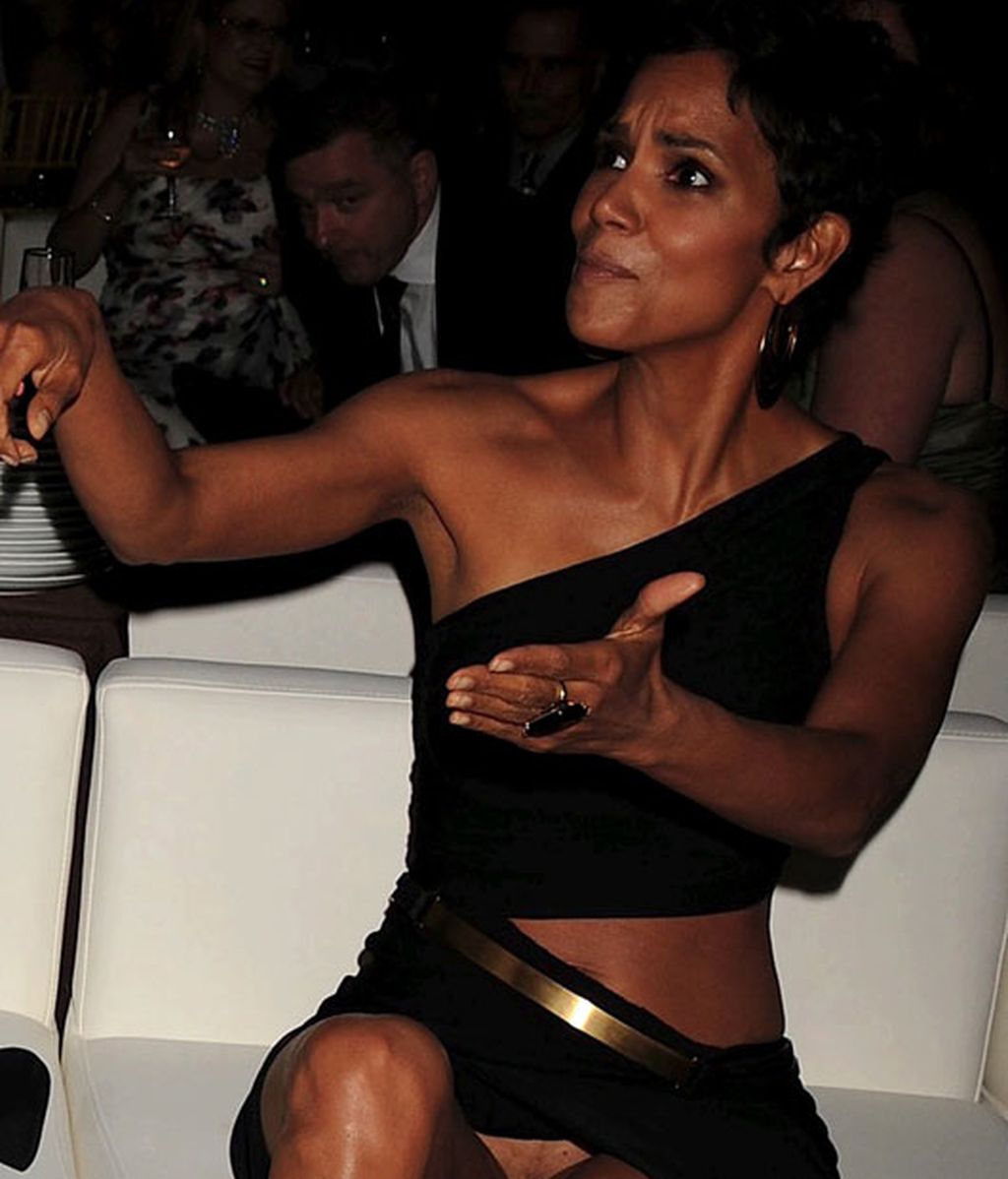 Halle Berry, sin nada