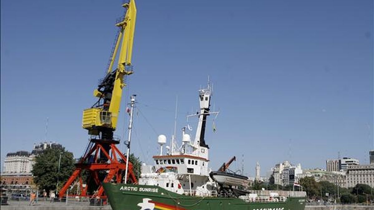 El rompehielos "Arctic Sunrise" de Greenpeace llegó el pasado martes a Buenos Aires para participar esta semana en la campaña "Rescate del Riachuelo", que realiza desde hace años junto a otras organizaciones ecologistas. EFE