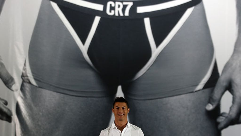 Cristiano Ronaldo presenta su línea de ropa interior