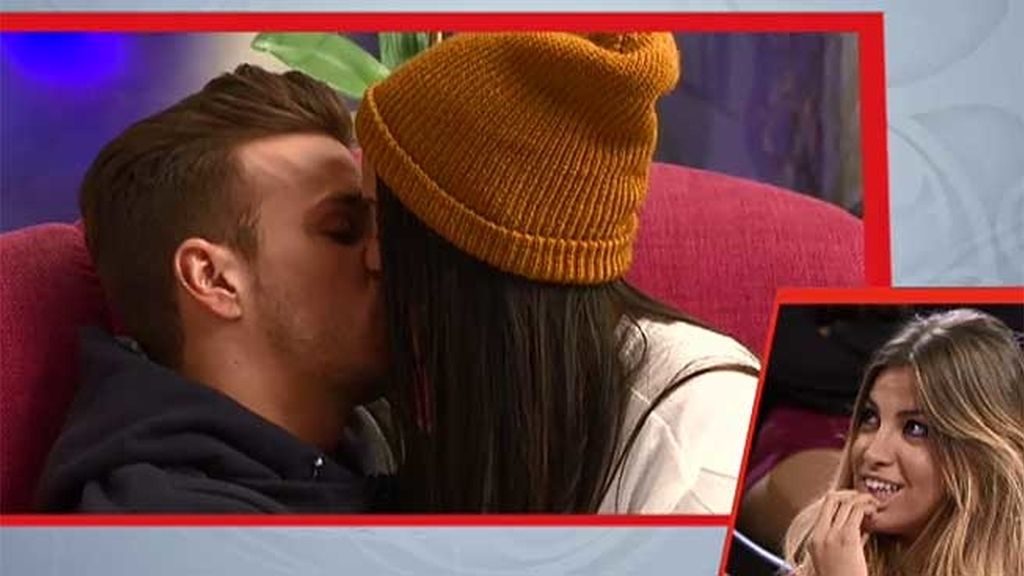 ¡El primer beso de Cristian!