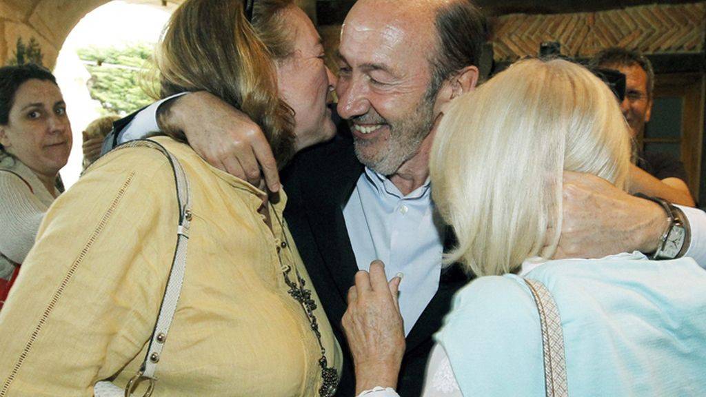 Alfredo Pérez Rubalcaba en Solares, su localidad natal