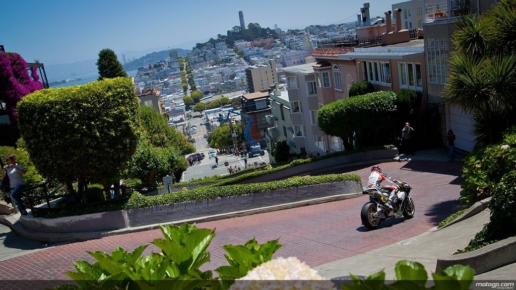 Piruetas y caballitos para el público presente