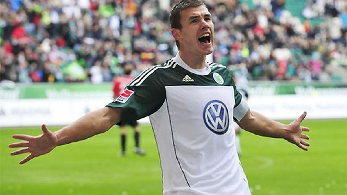 Dzeko es la estrella del Wolfsburgo y un valor al alza por su juventud, su calidad y su capacidad goleadora. FOTO: Archivo.
